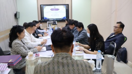 ประชุมคณะทำงาน &quot;การขับเคลื่อนหลักปรัชญาของเศรษฐกิจพอเพียงสู่สถานศึกษา